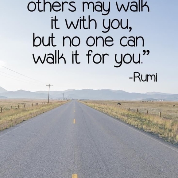 Red & Orange Dangle Cowgirl Earrings.Trimmed in Faux Rhinestones & Pearls - Picture 8 of 12